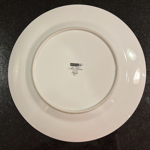 Dinner Plate - Vintage SHEFFIELD FINE CHINA in the Elegance Pattern - Picture 6 of 7